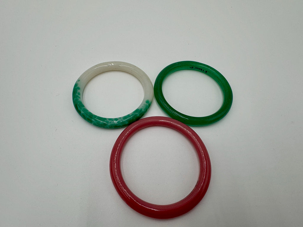 Vintage Hardstone Bangle Set (3) Green White Red – Strong Museum Provenance