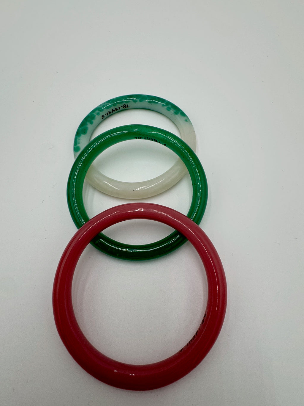 Vintage Hardstone Bangle Set (3) Green White Red – Strong Museum Provenance