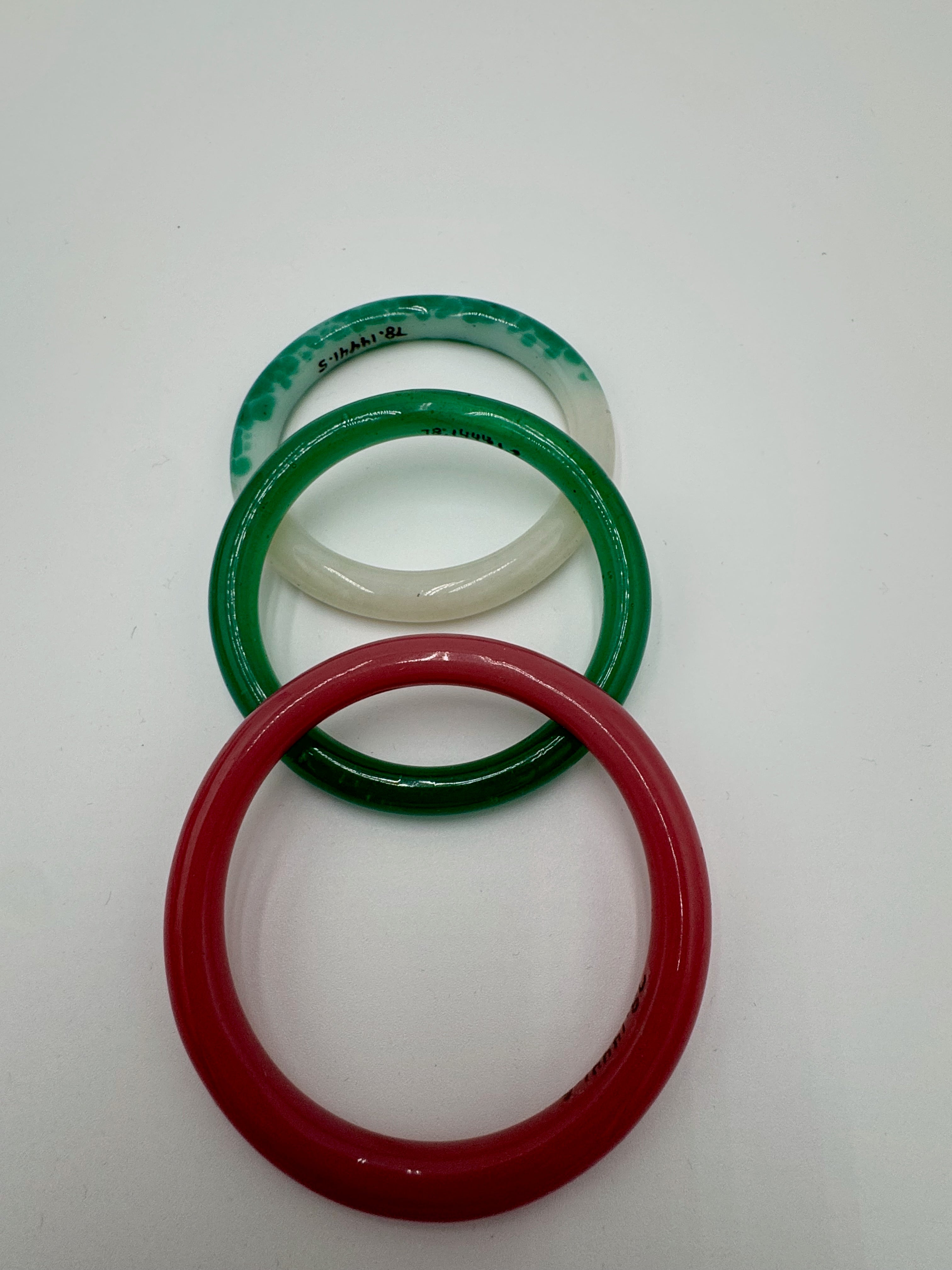 Vintage Hardstone Bangle Set (3) Green White Red – Strong Museum Provenance