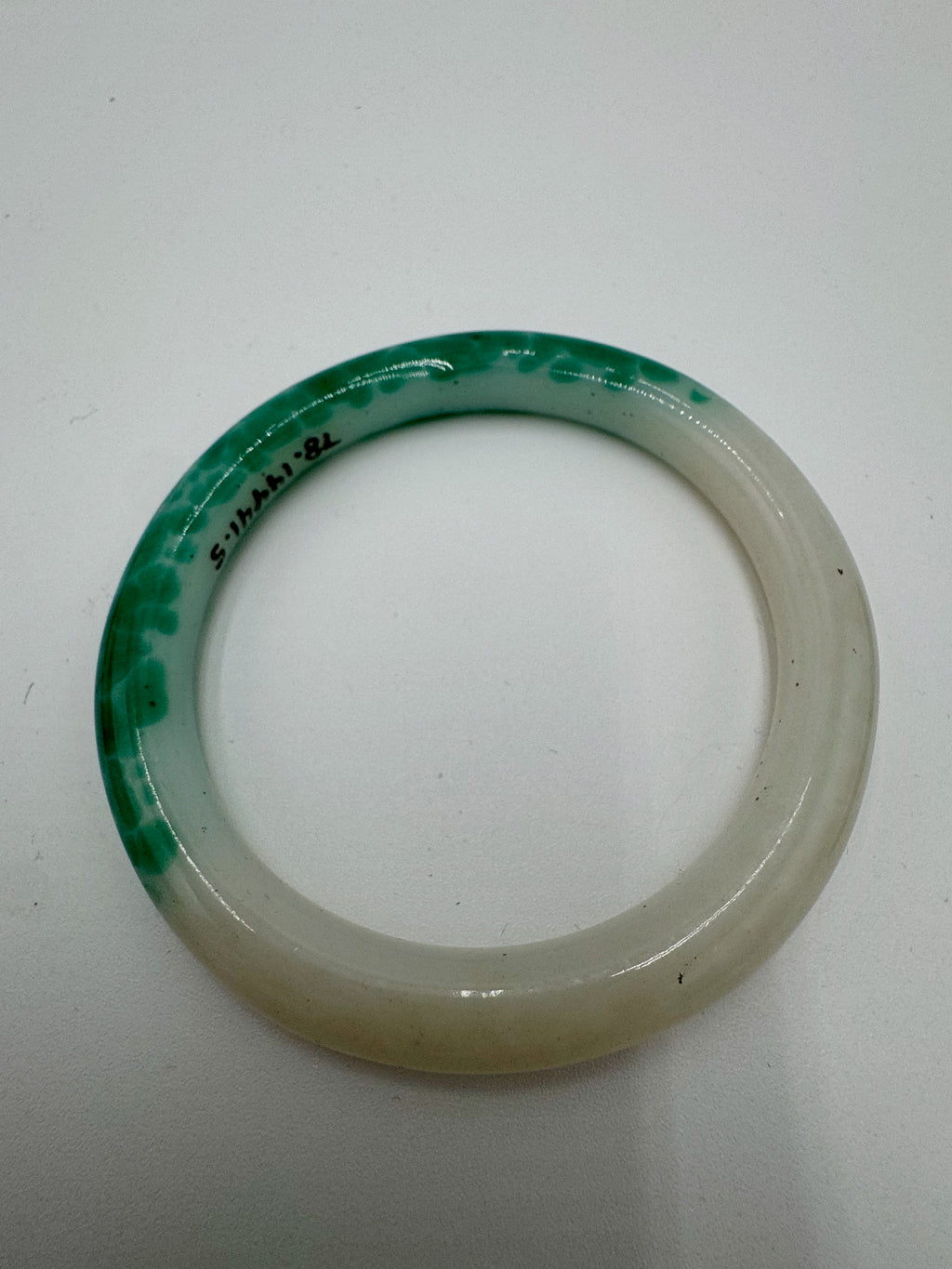 Vintage Hardstone Bangle Set (3) Green White Red – Strong Museum Provenance