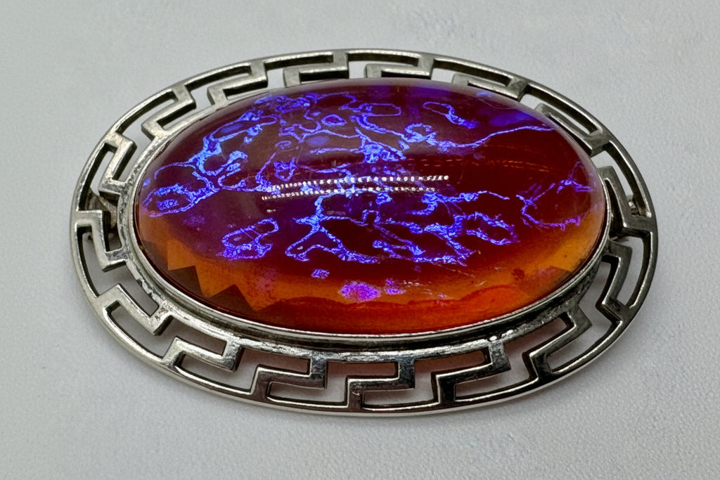 Vintage Sterling Silver Carnelian Glass Brooch – Oval Cabochon with Greek Key Frame