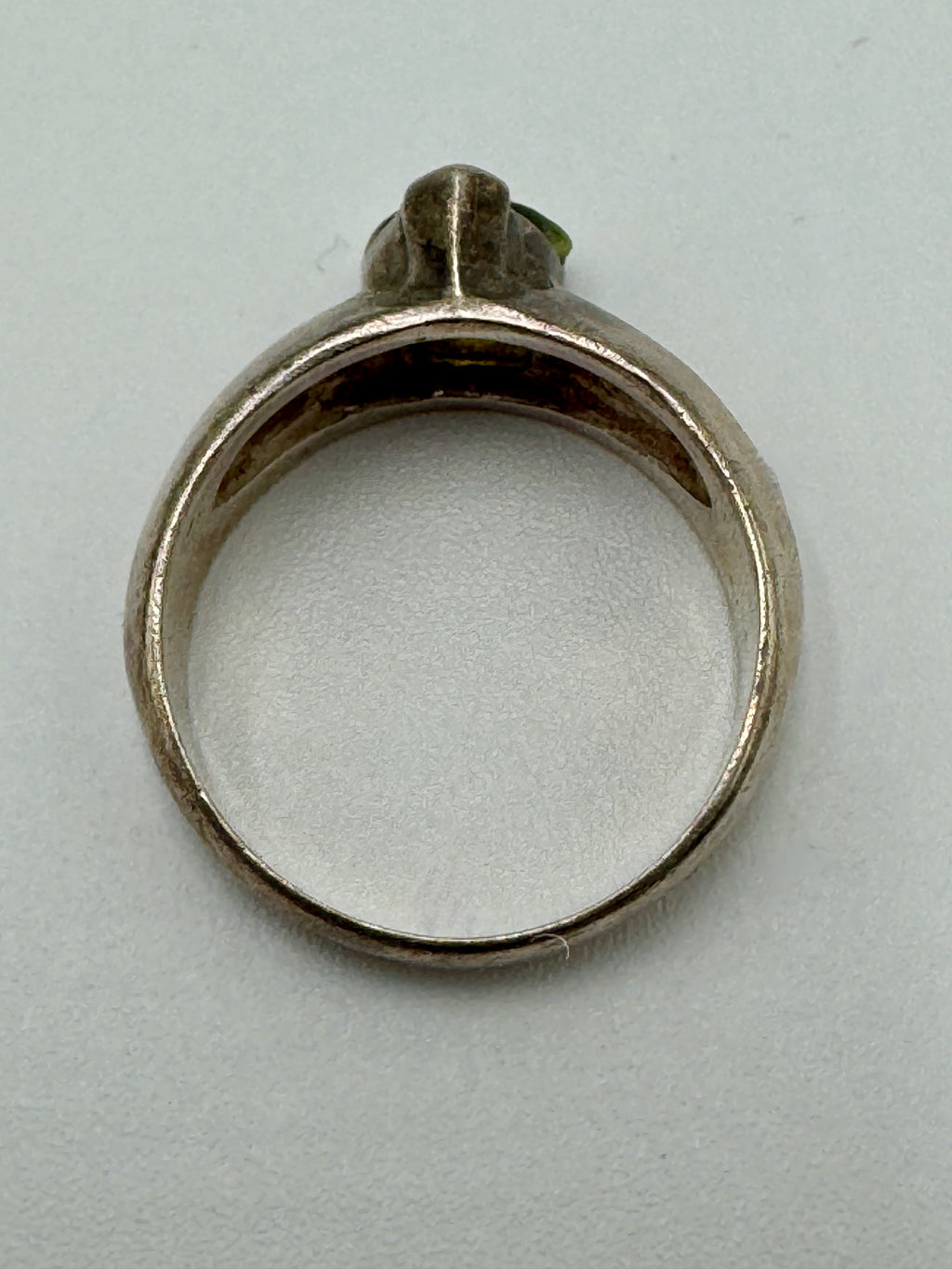 Vintage Sterling Silver Peridot Ring – Trillion Cut Green Stone Size 7
