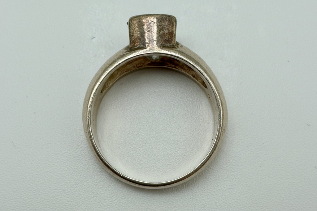 Vintage Sterling Silver Peridot Ring – Trillion Cut Green Stone Size 7
