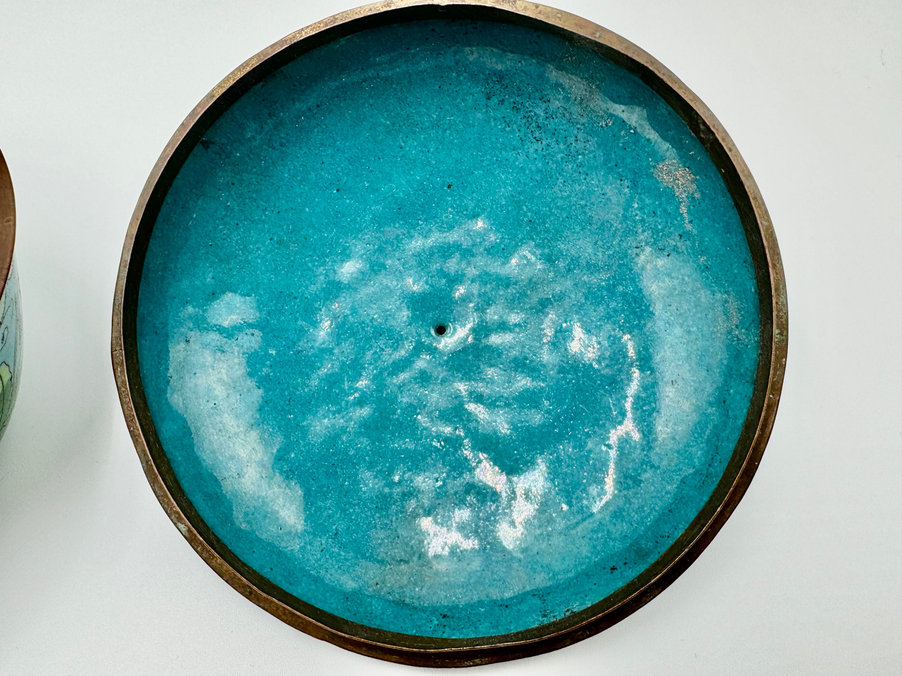 Vintage Cloisonné Floral Trinket Bowl – Vibrant Turquoise Lidded Dish