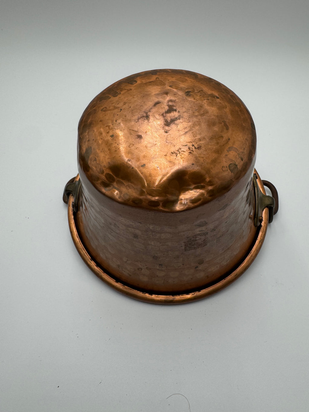 Vintage Hammered Copper Pot with Handles – Rustic Kitchen Charm