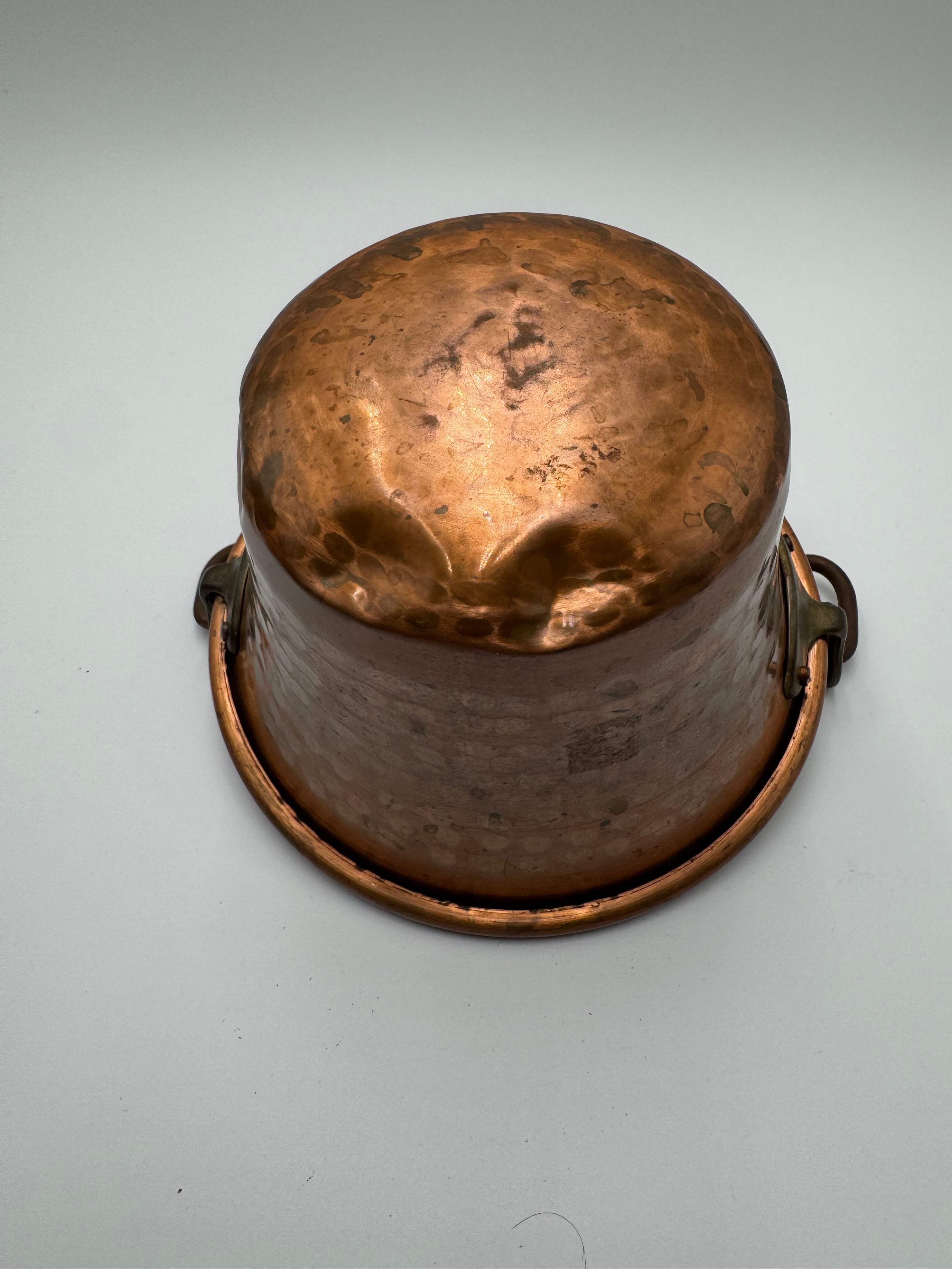 Vintage Hammered Copper Pot with Handles – Rustic Kitchen Charm
