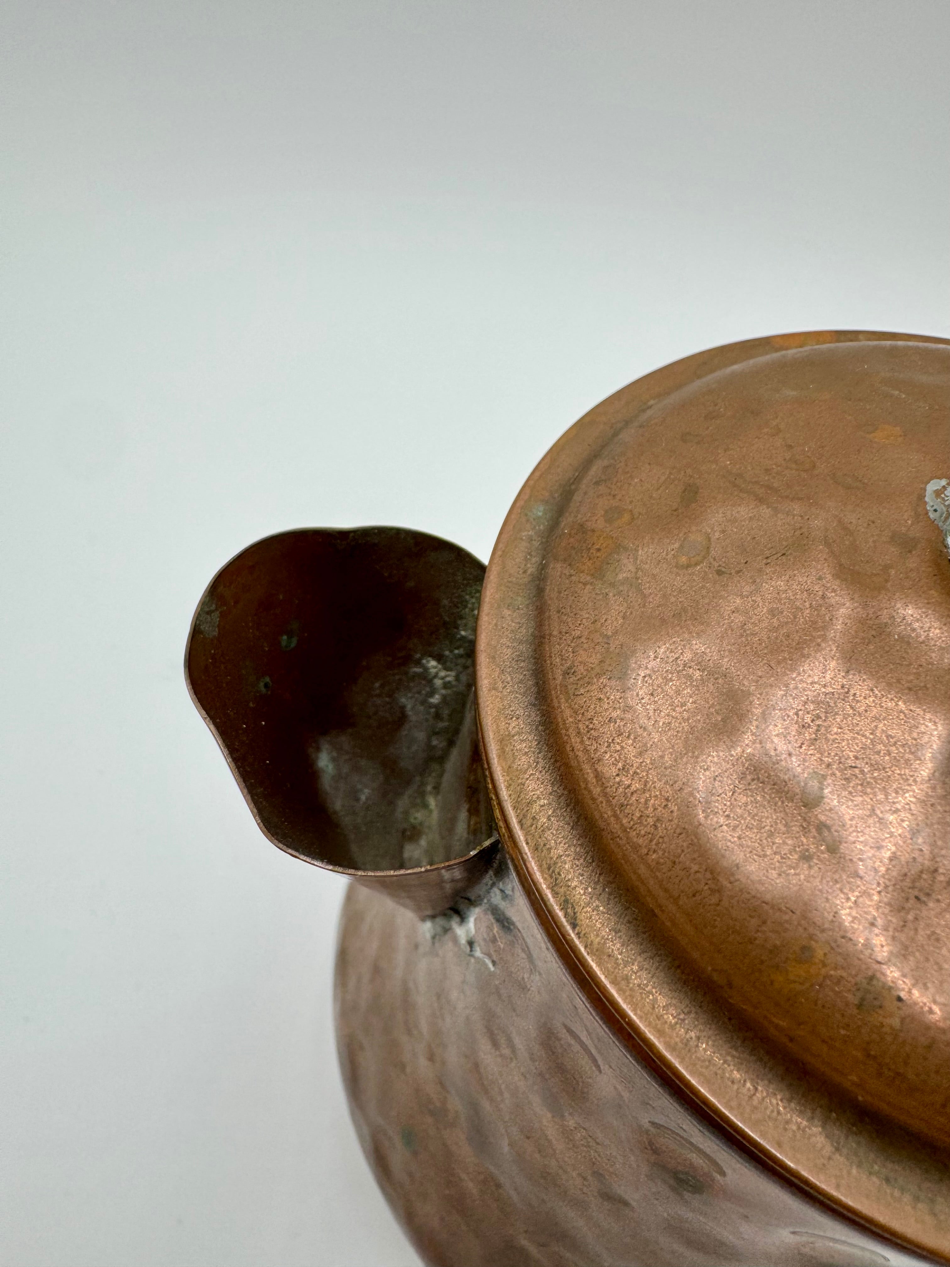 Vintage Hammered Copper Lidded Pot with Spout – Rustic Kitchen Statement Piece