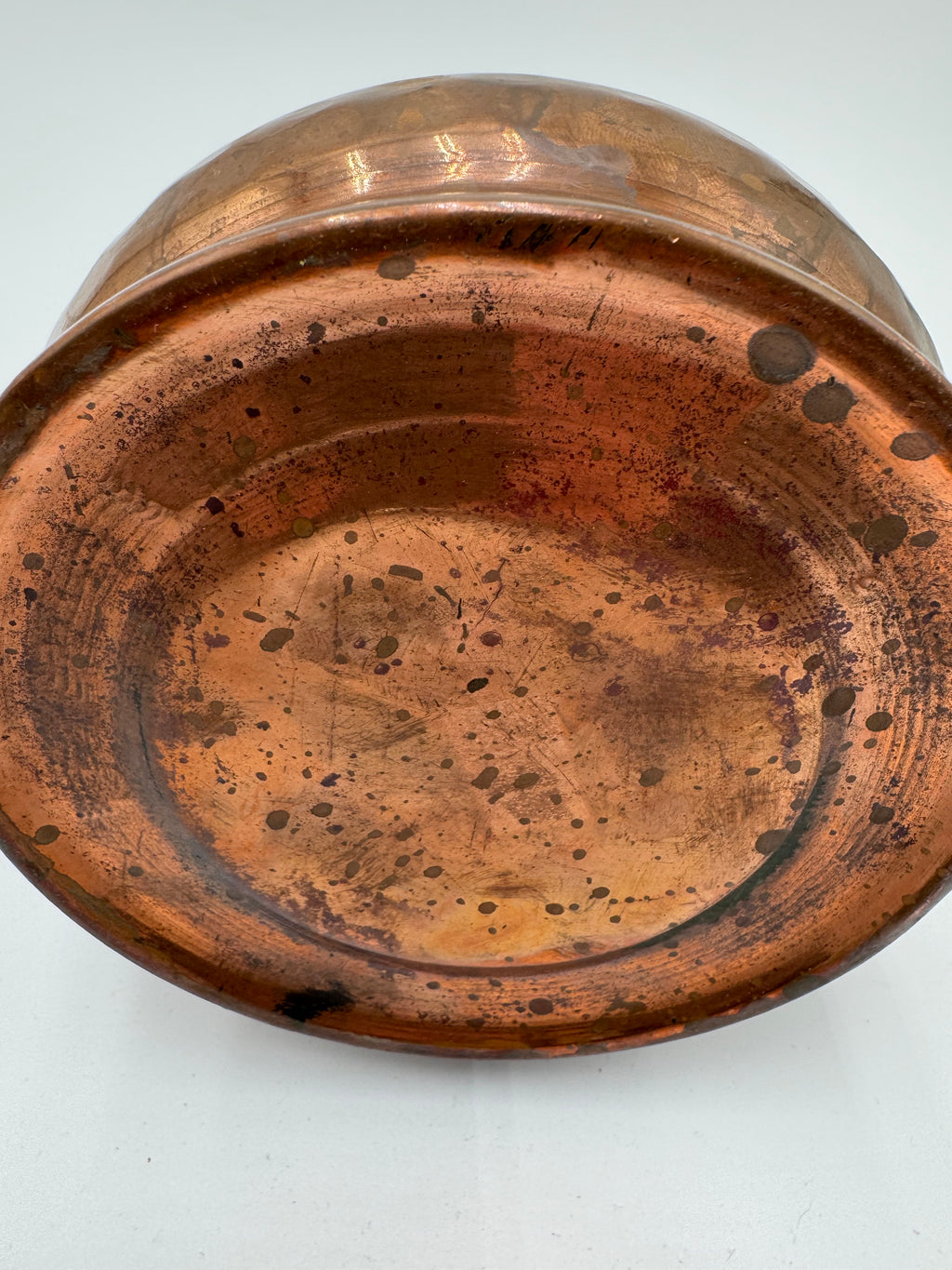 Vintage Hammered Copper Lidded Pot with Spout – Rustic Kitchen Statement Piece
