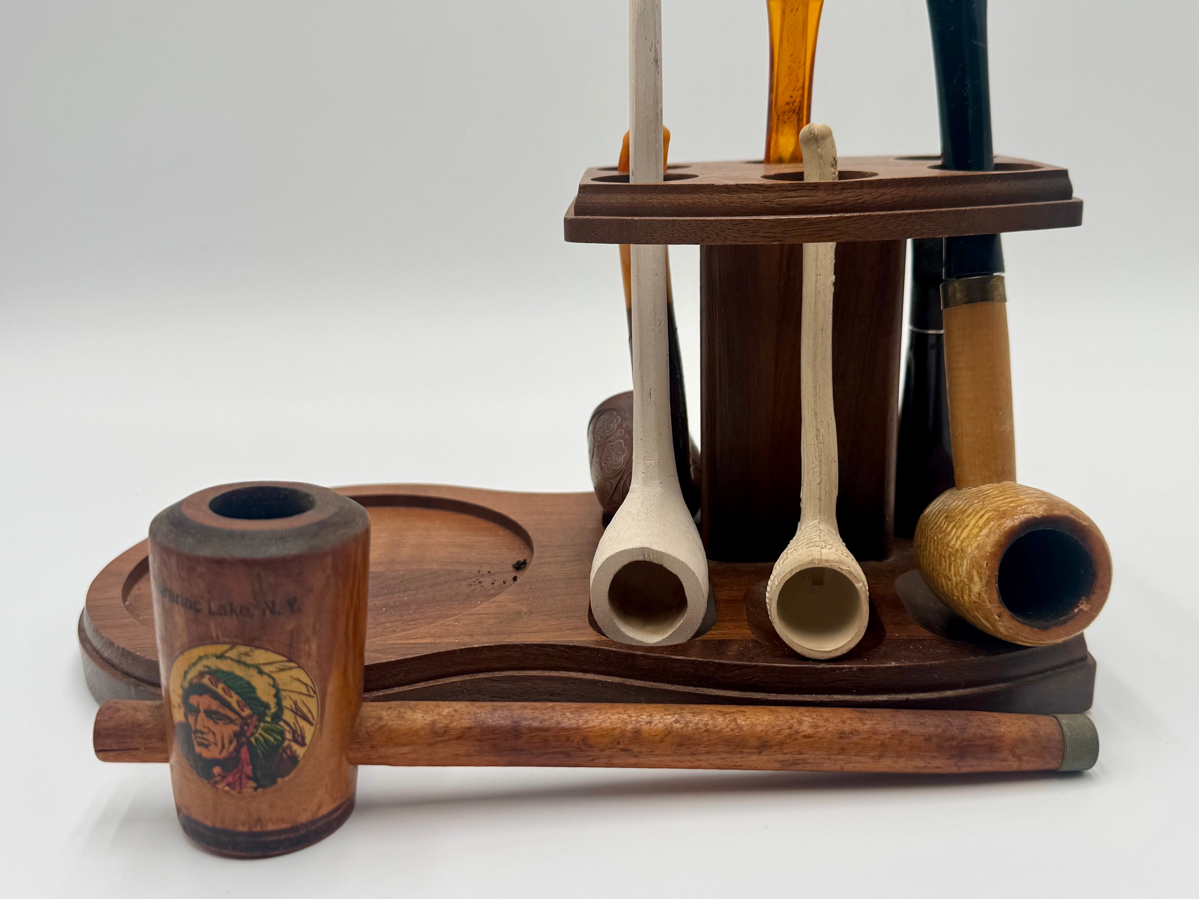 Vintage Pipe Collection with Stand – Corn Cob, Carved Briar & Souvenir Pipes (Set of 6 + Stand)