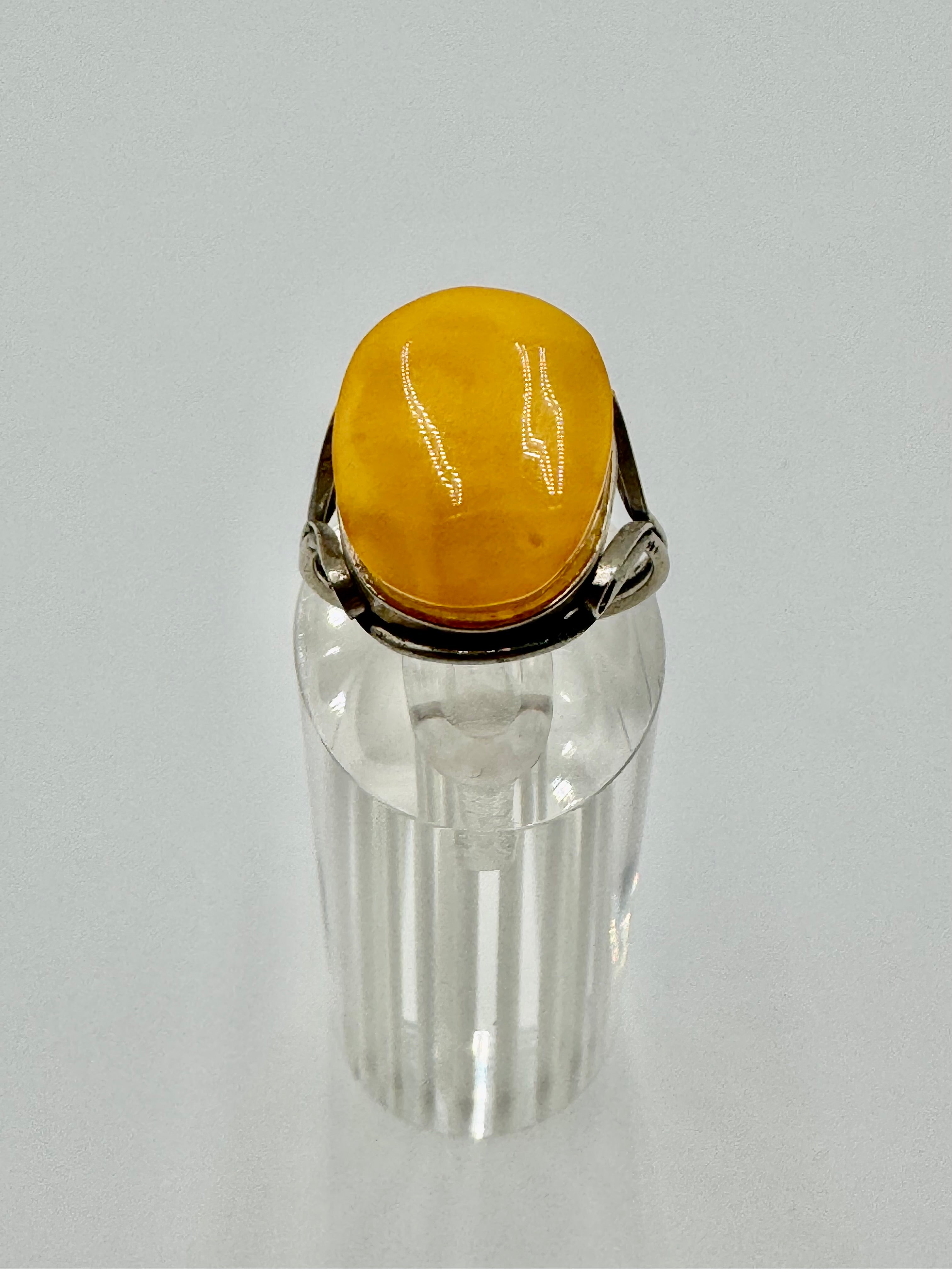 Vintage Silver Tone Ring with Butterscotch Amber Cabochon – Size 7