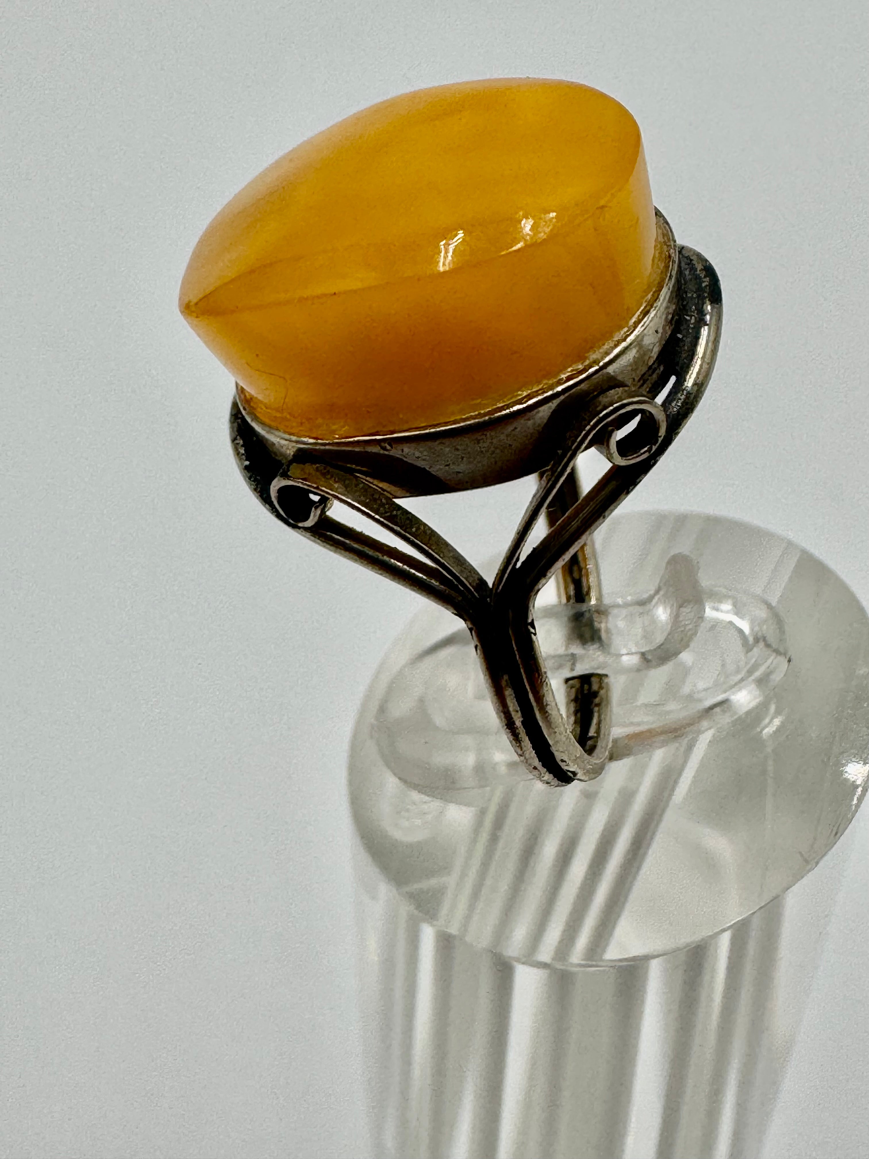 Vintage Silver Tone Ring with Butterscotch Amber Cabochon – Size 7