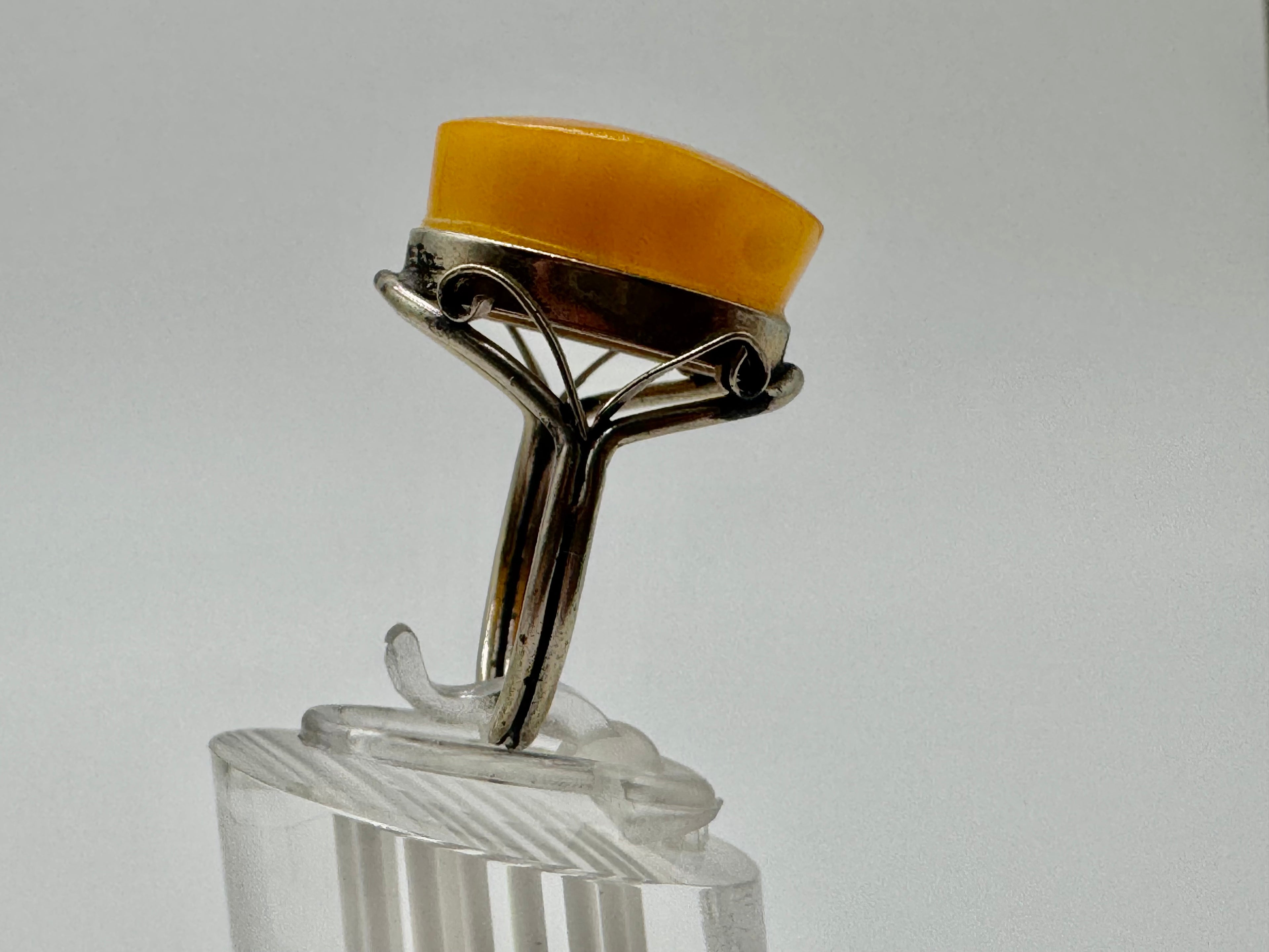 Vintage Silver Tone Ring with Butterscotch Amber Cabochon – Size 7