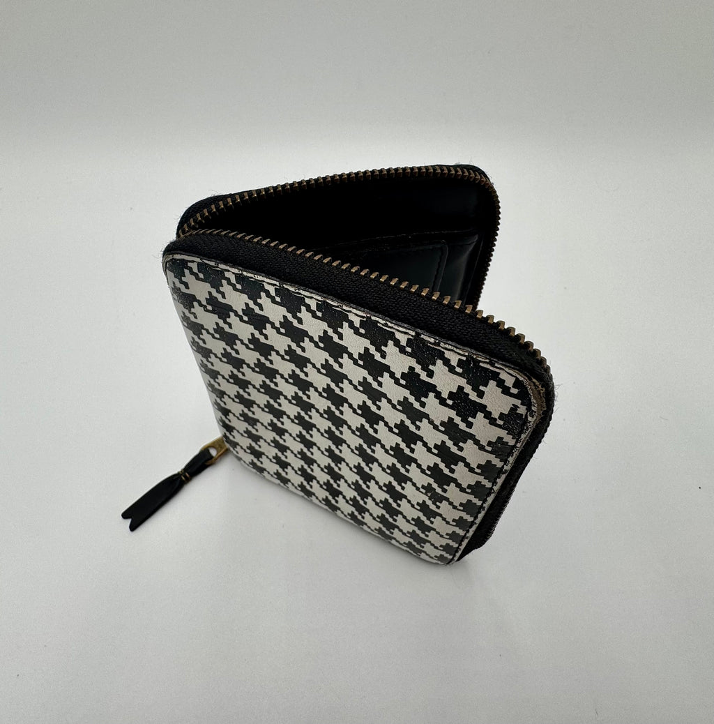 COMME des GARÇONS Black & White Houndstooth Zip Wallet