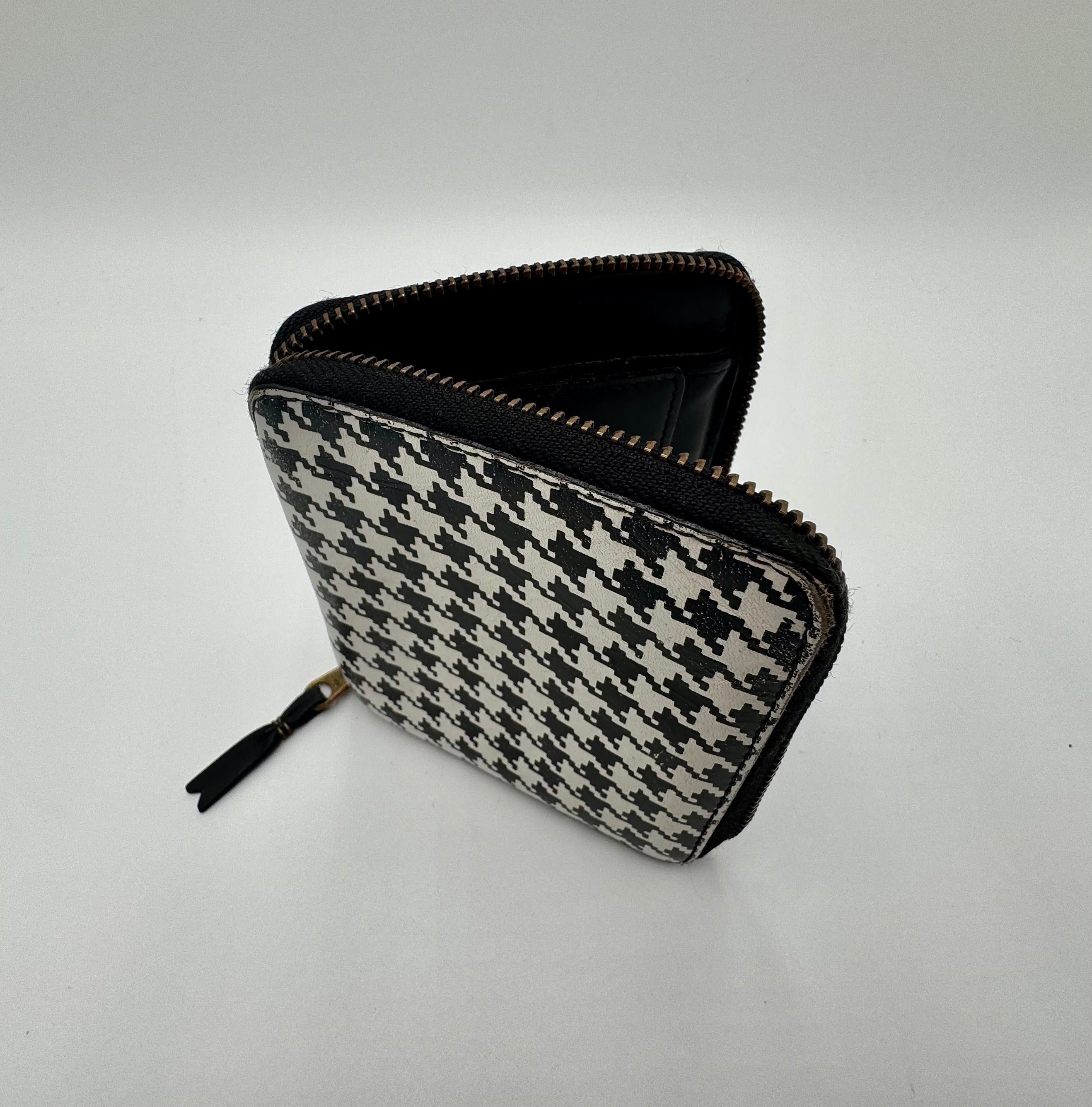 COMME des GARÇONS Black & White Houndstooth Zip Wallet